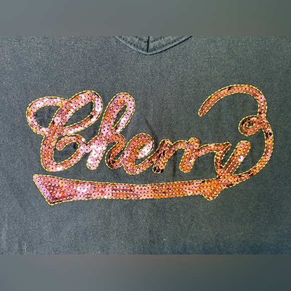 Vintage Cherry Sequin Logo Baby Tee Women’s XS Y2K Bling Graphic V-Neck Top - Picture 2 of 4